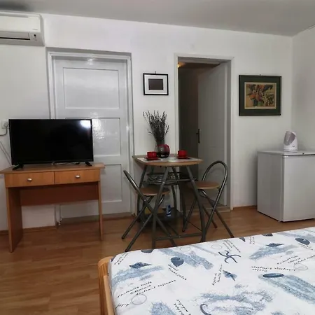 Molo Beach Room منزل للإقامة *