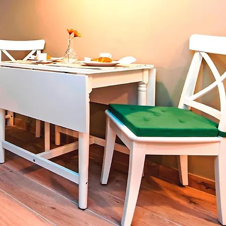 Molo Beach Room منزل للإقامة روفينج